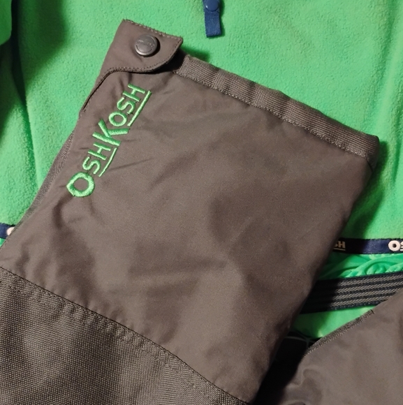 OshKosh 12m Snowsuit - Picture 8 of 10